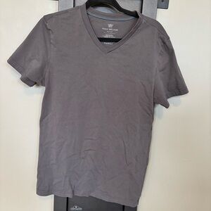 Mack Weldon Napoleon Gray V-Neck T-Shirt - size M